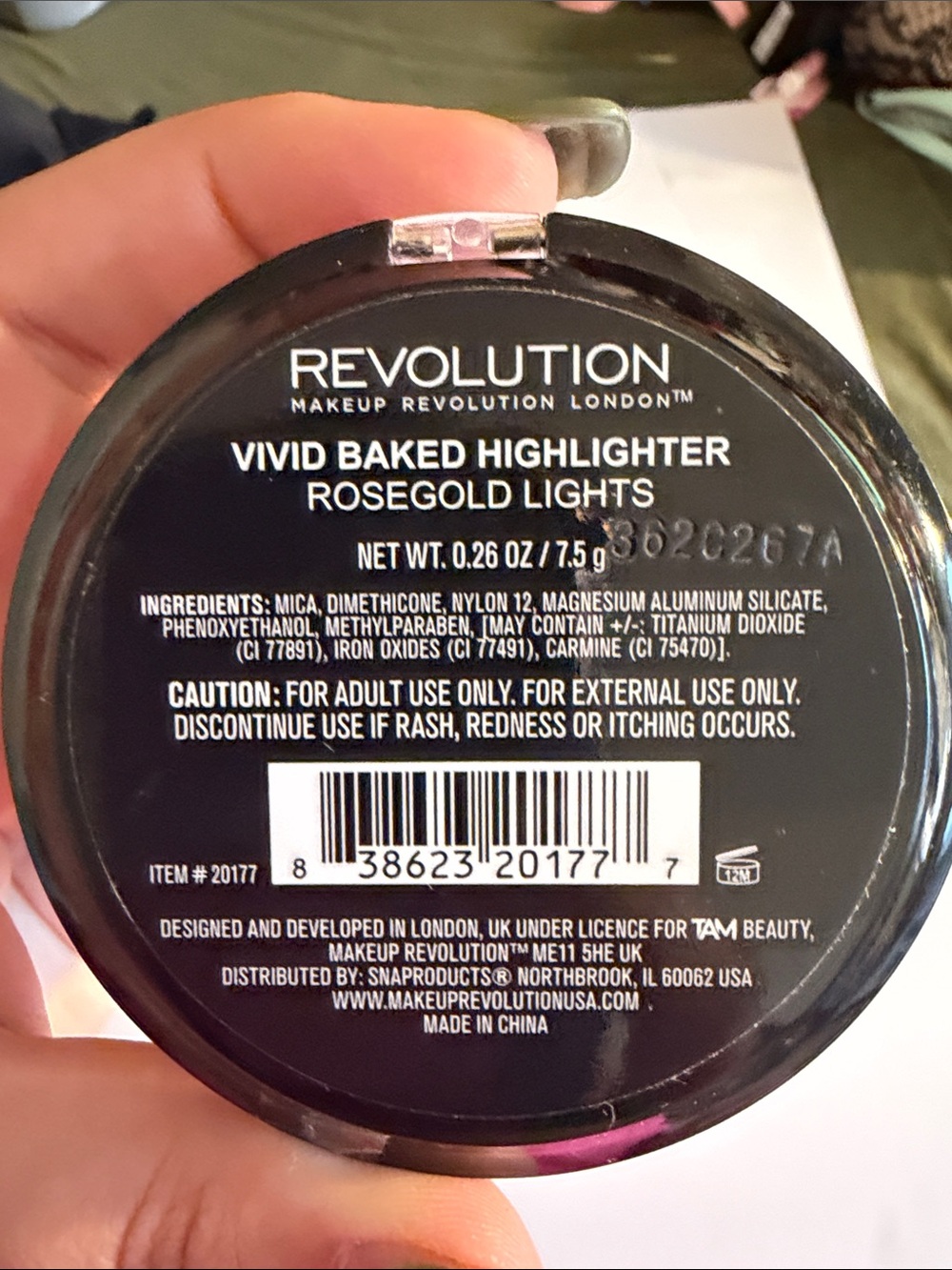 Revolution Vivid Baked Highlighter - Rose Gold Shimmer - Picture 3 of 3